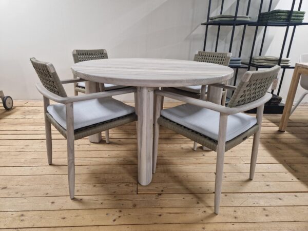 Max & luuk Jago-Lila Diningset showroommodel